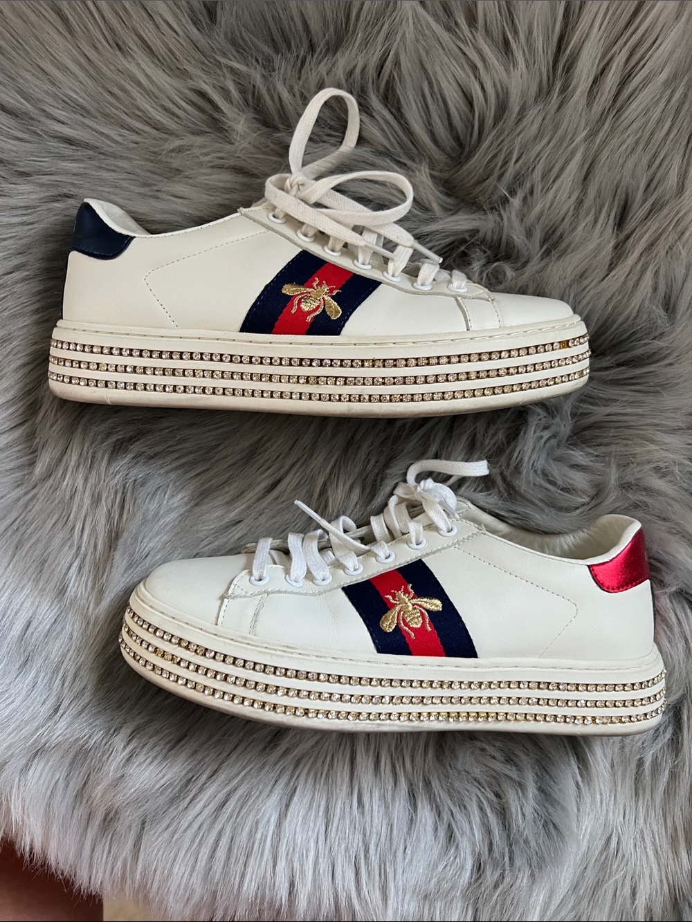EUC Fashion White Embroidered Bee Platform Sneakers Red and Blue sz 8